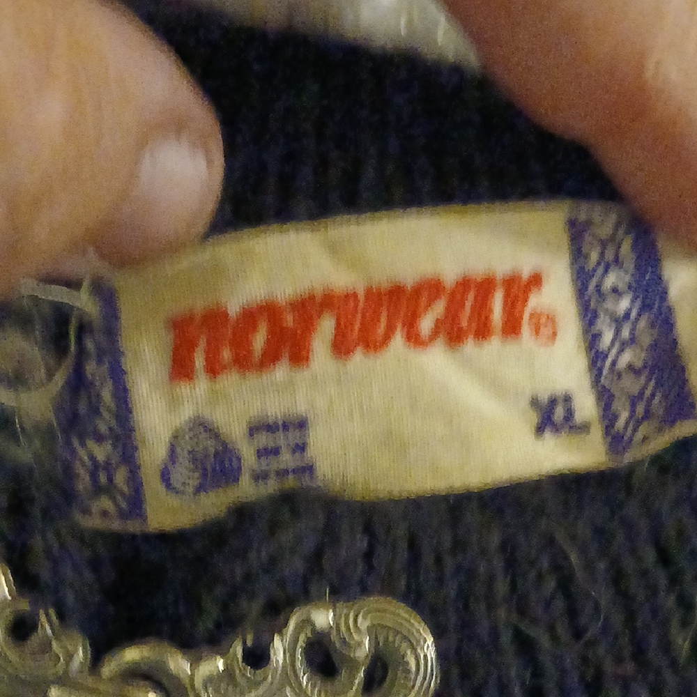 Women's Jacket - Picture 2 of 3
